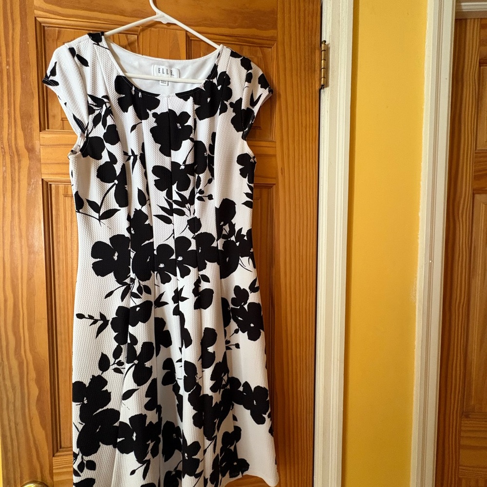 Elle Black and White Floral Midi Dress